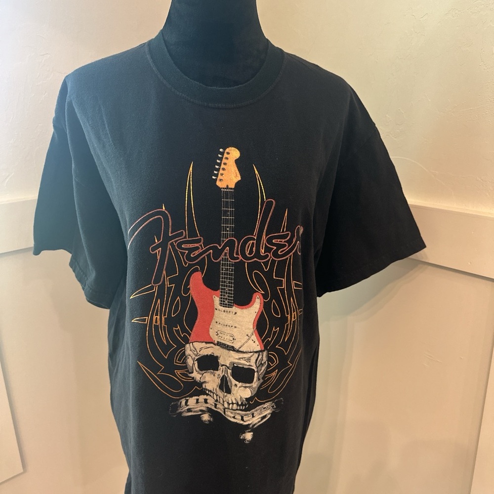 Fender Black‎ and Red Graphic Tee